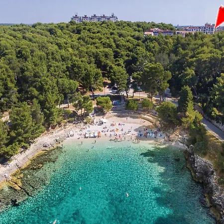 Blue Gortanova Bay *